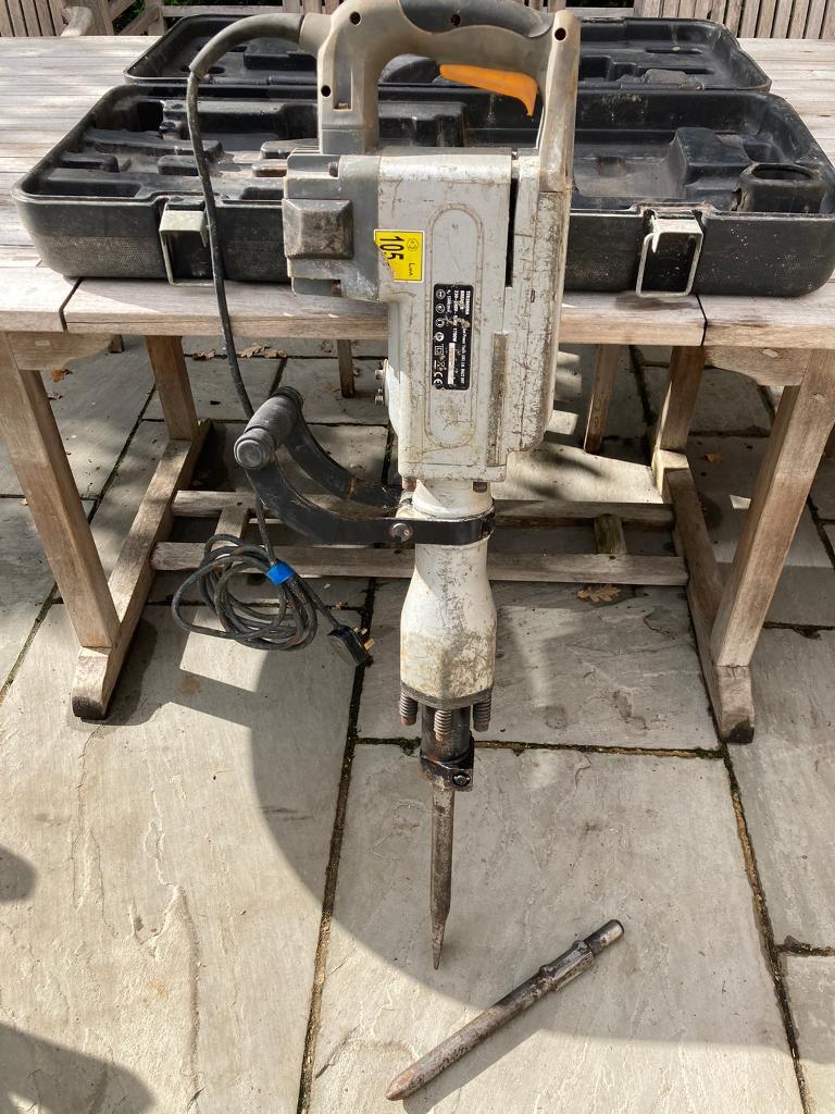 Titan Breaker | in Weybridge, Surrey 